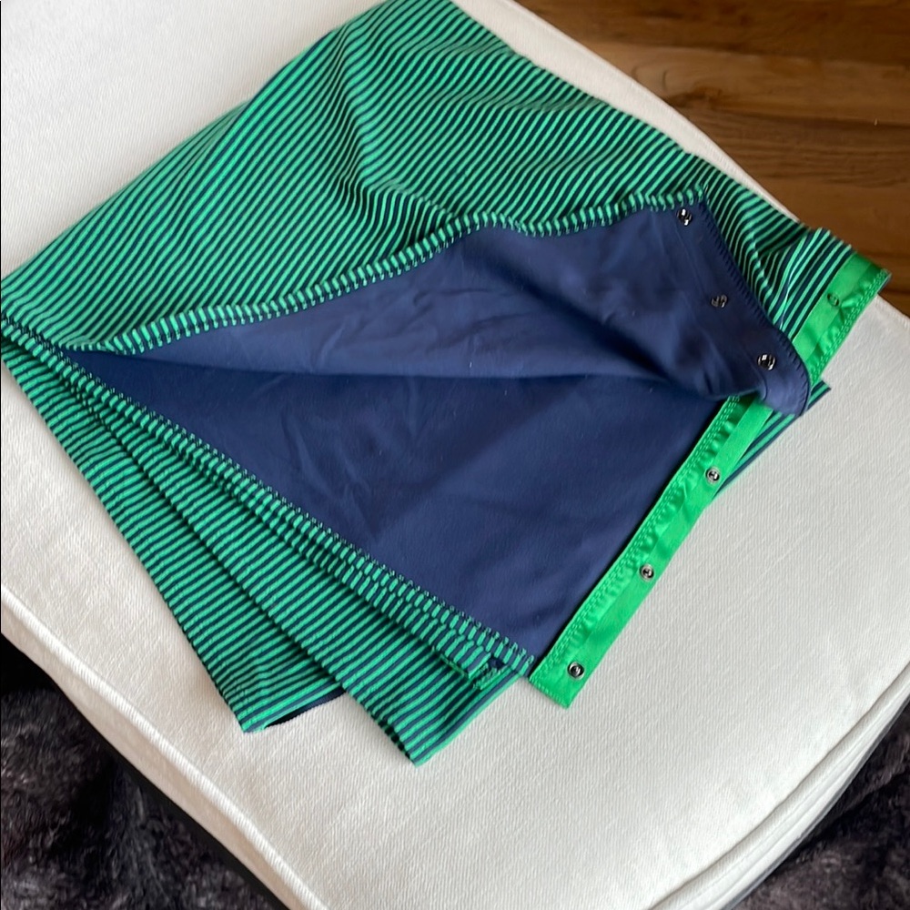 Lululemon Vinyasa Scarf *Rulu
Hyper Stripe Green Bean / Inkwell - Picture 9 of 11